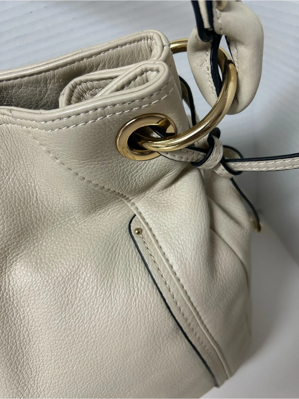 VTG Y2K Perlina Cream Soft Leather Slouchy Hobo Bag Minimalist Classic Gold